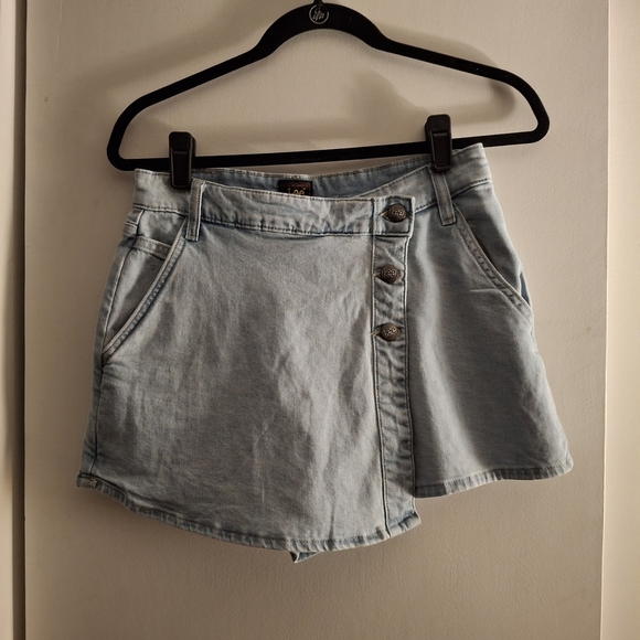 Lee Women's Light Blue Denim Skorts - Picture 1 of 9
